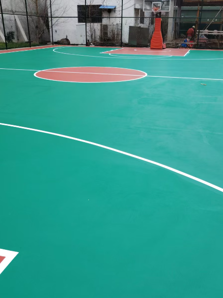 囊谦 球场长期使用易出现地面开裂